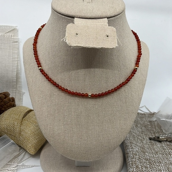 🔴 Vintage Carnelian or Red Coral Beaded Necklace 14k Gold Accents ✨ - Picture 6 of 14